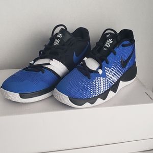 Like New Kyrie Irving Flytrap AA1154 400 Blue/Black/White‎ Basketball Shoes